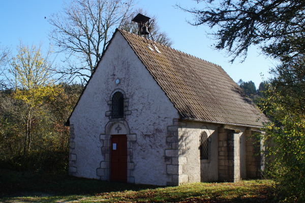 Photo de la chapelle, prise de trois-quart face